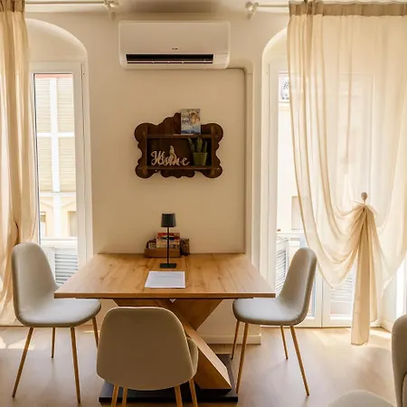 Apartment Timeless Home Deluxe Cinema Suite