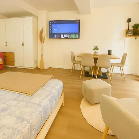 Apartment Timeless Home Deluxe Cinema Suite Parma