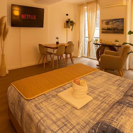 Timeless Home Deluxe Cinema Suite Apartment Parma