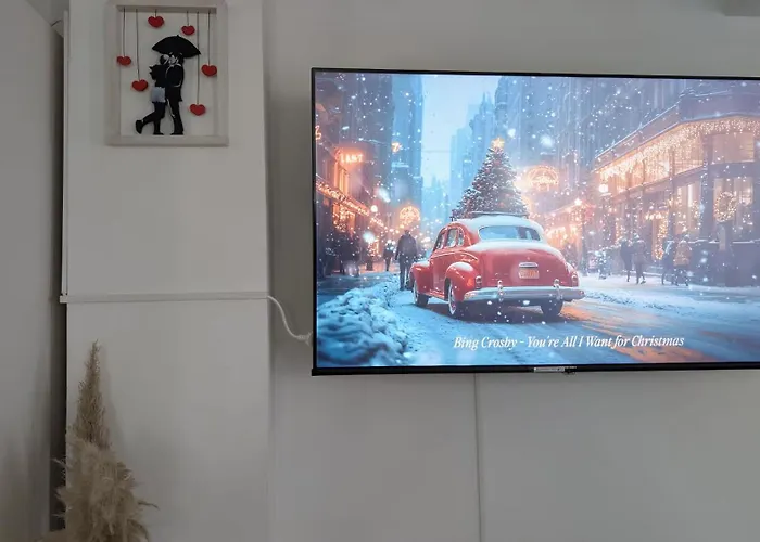 Timeless Deluxe Cinema